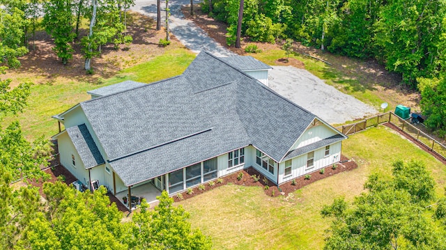 aerial view of property and surrounding area