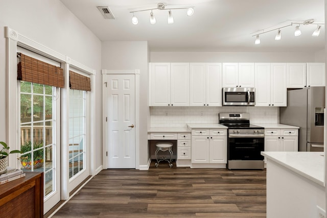 1971 N Smokerise Way, Mount Pleasant, SC 29466 - kitchen featuring visible vents, light countertops, white cabinets, backsplash, and stainless steel appliances