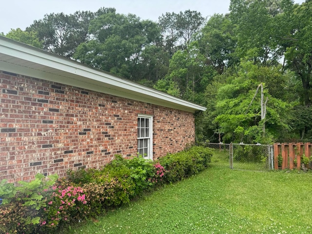 exterior space featuring a yard