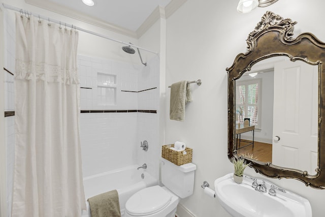 701 Hibbens Grant Blvd, Mount Pleasant, SC 29464 - full bath with shower / tub combo and crown molding