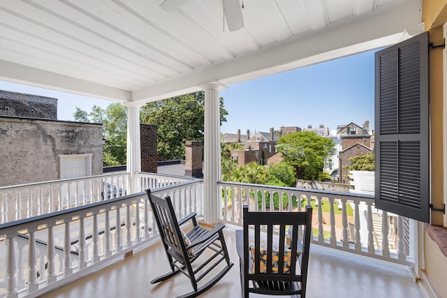 deck with ceiling fan