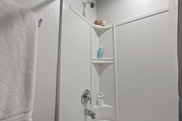192 Buchanan Cir, Goose Creek, SC 29445 - full bath featuring tub / shower combination