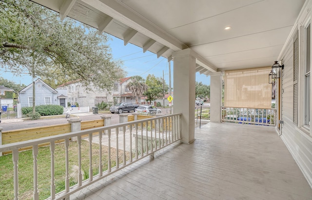 balcony featuring covered porch