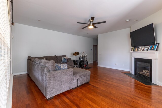 bedroom featuring carpet flooring