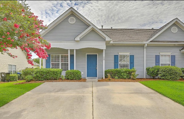 159 Townsend Way, Summerville, SC 29483 - view of front of home featuring a front yard and covered porch