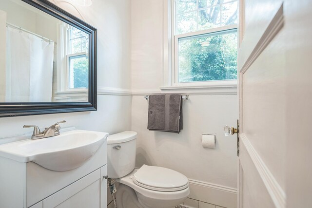 2122 Tugaloo Ave Unit 2120, Columbia, SC 29205 - full bath with toilet and vanity