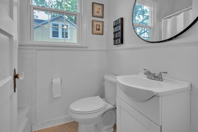 2122 Tugaloo Ave Unit 2120, Columbia, SC 29205 - full bathroom featuring vanity, toilet, a shower with curtain, and tile patterned flooring