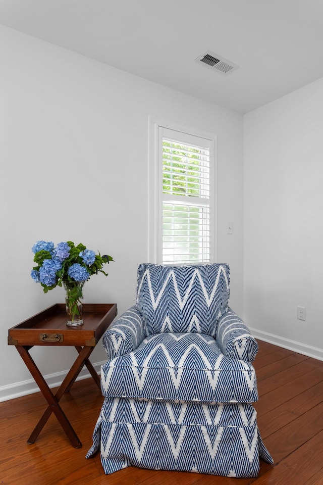 1514 Village Sq, Mount Pleasant, SC 29464 - sitting room featuring wood finished floors and baseboards
