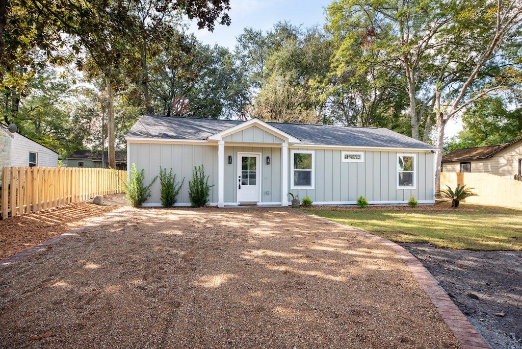 view of front of home