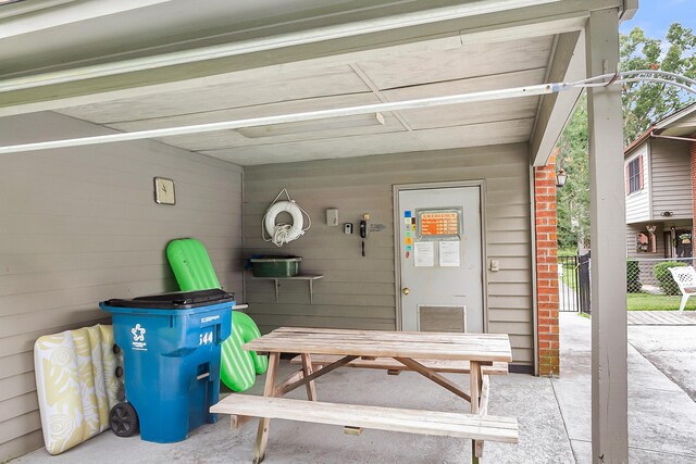 565 Travelers Blvd, Summerville, SC 29485 - view of patio with pet washing area