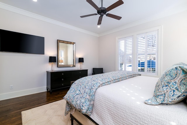 bedroom featuring crown molding, recessed lighting, dark wood-type flooring, a ceiling fan, and baseboards