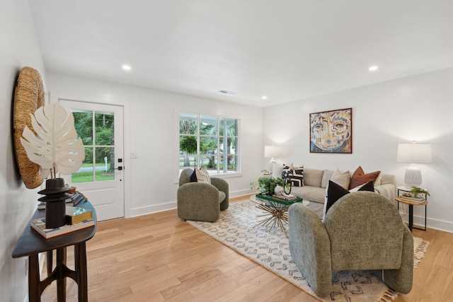 521 Carpenter St, Charleston, SC 29412 - living room featuring healthy amount of natural light, light wood finished floors, recessed lighting, and baseboards