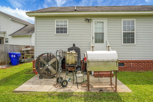 8692 Bentwood Dr, North Charleston, SC 29406 - back of property featuring a patio area and crawl space