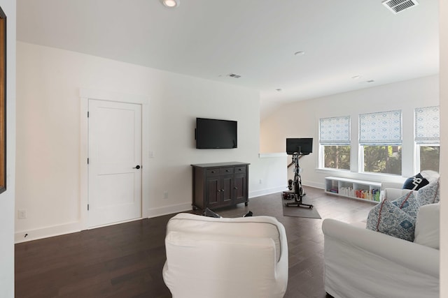 living area with recessed lighting, baseboards, dark wood-style flooring, and visible vents