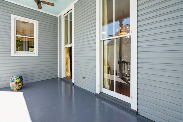 view of patio featuring covered porch and a ceiling fan