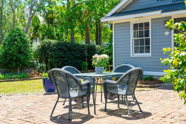 view of patio with outdoor dining space