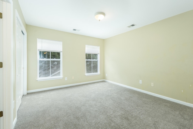 view of carpeted spare room