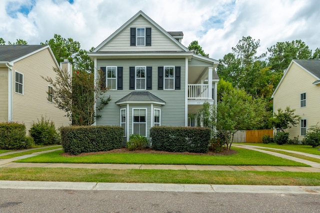 view of front of home featuring a front lawn