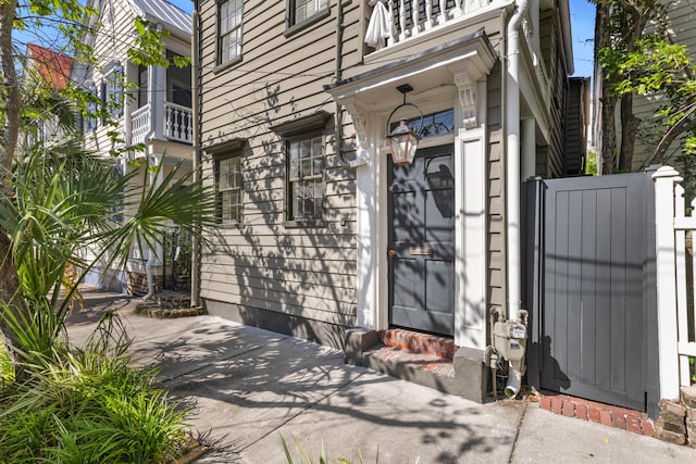 176 Smith St, Charleston, SC 29403 - doorway to property featuring a gate and a balcony