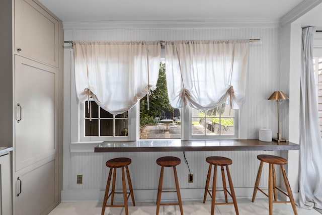 176 Smith St, Charleston, SC 29403 - kitchen with a kitchen bar
