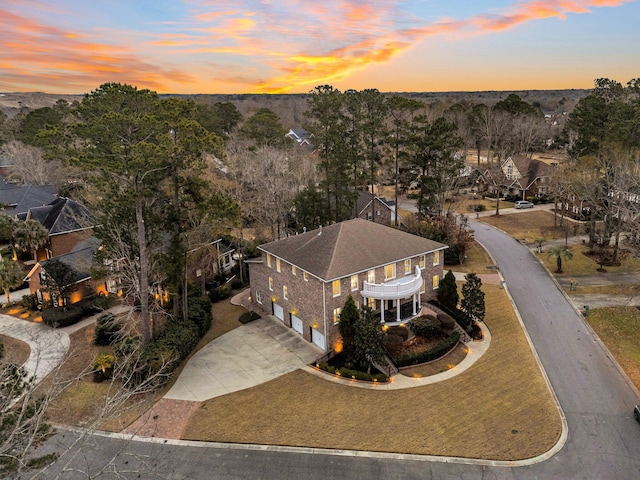 view of aerial view at dusk