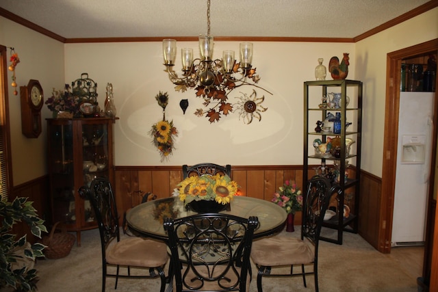 entryway featuring carpet flooring, plenty of natural light, and crown molding