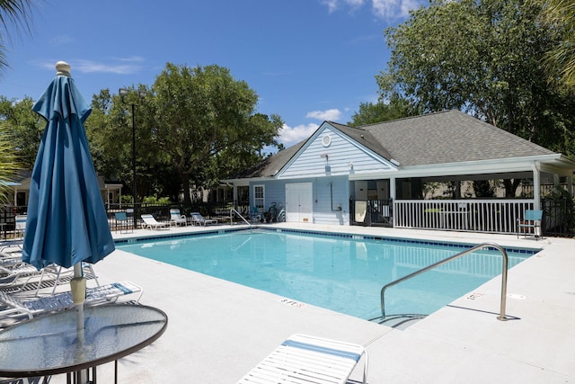507 Stinson Dr Unit E8, Charleston, SC 29407 - community pool with a patio area