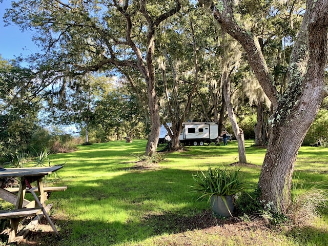 6613 Bloody Point Rd, Wadmalaw Island, SC 29487