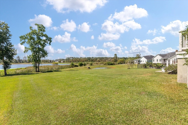 view of yard featuring a water view