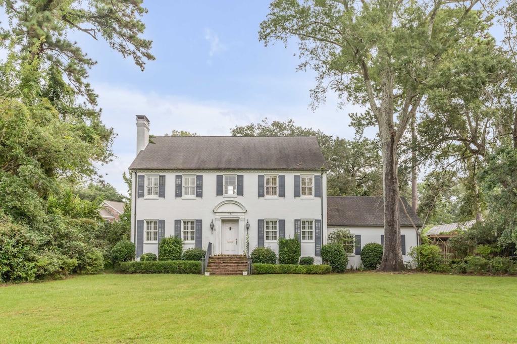 colonial house with a front yard