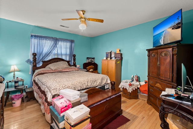 12 Grove St, Charleston, SC 29403 - bedroom with light wood-style floors and a ceiling fan