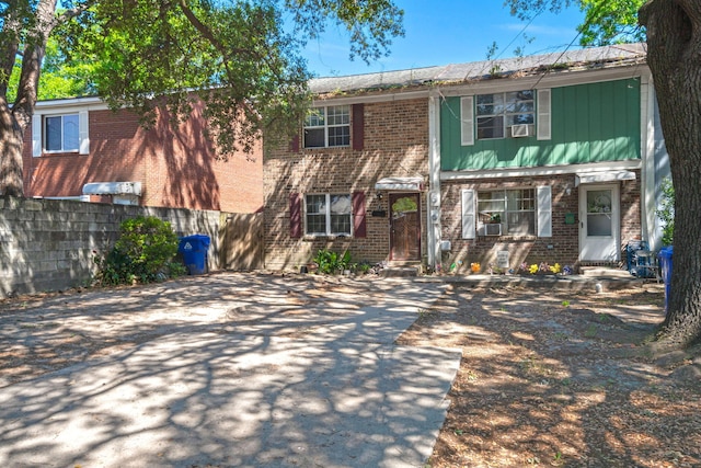 12 Grove St, Charleston, SC 29403 - view of front facade with brick siding