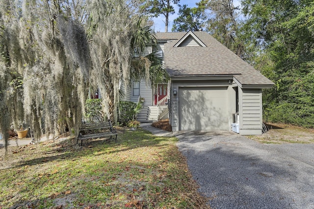 view of front facade featuring a garage