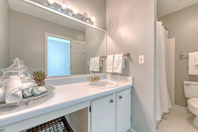 1 King Street 209 & 210, Charleston, SC 29401 - full bath with vanity and a shower with shower curtain