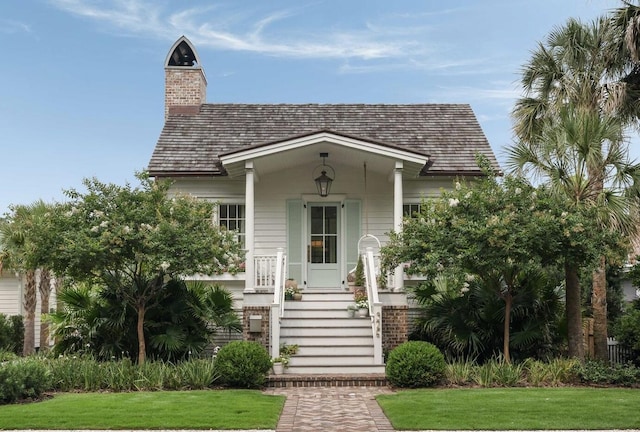 926 Pitt St, Mount Pleasant, SC 29464 - view of front of property featuring a chimney
