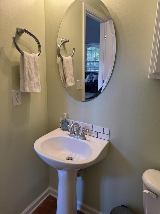 101 Cobblers Glen Ct, Lexington, SC 29072 - half bathroom featuring toilet