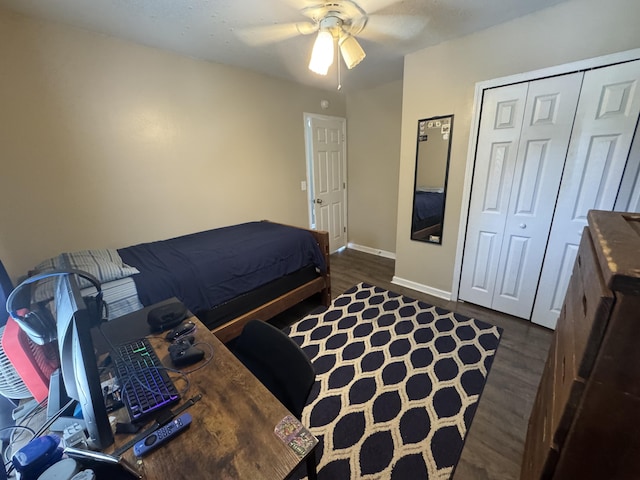 101 Cobblers Glen Ct, Lexington, SC 29072 - bedroom with dark wood-style flooring, baseboards, a ceiling fan, and a closet