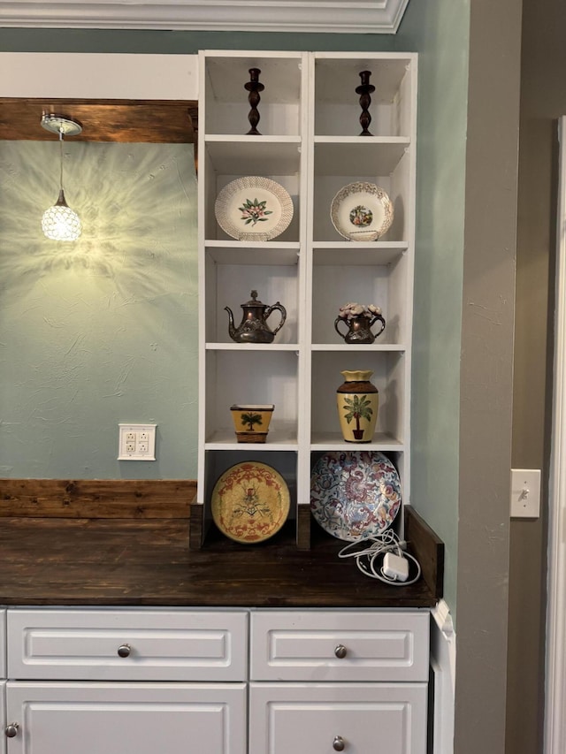 101 Cobblers Glen Ct, Lexington, SC 29072 - details featuring built in features