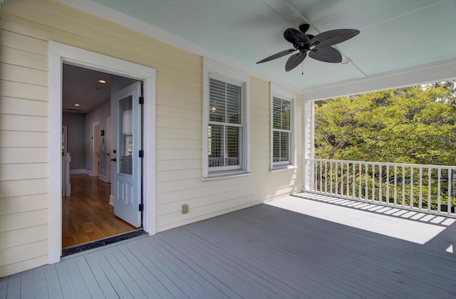 deck with ceiling fan
