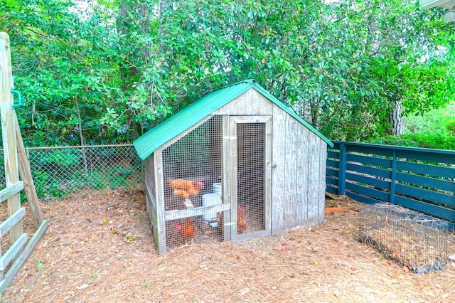 1416 Glencoe Dr, Mount Pleasant, SC 29464 - view of poultry coop with fence