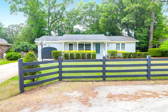 1416 Glencoe Dr, Mount Pleasant, SC 29464 - ranch-style home with a gate and a porch