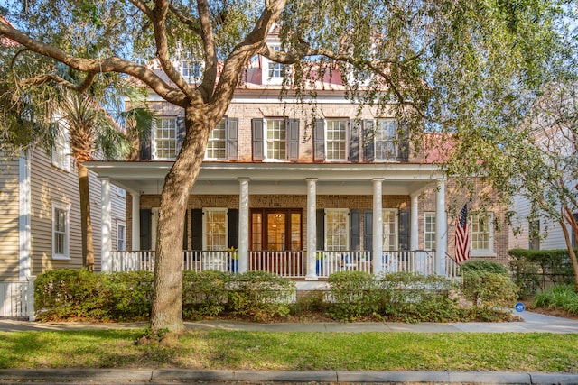 view of front facade featuring covered porch