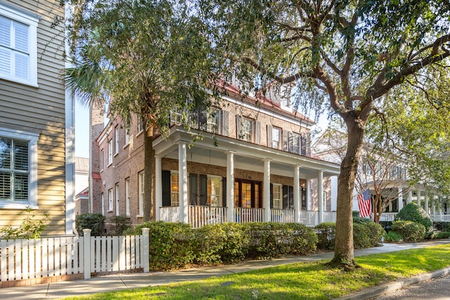 view of front facade featuring covered porch