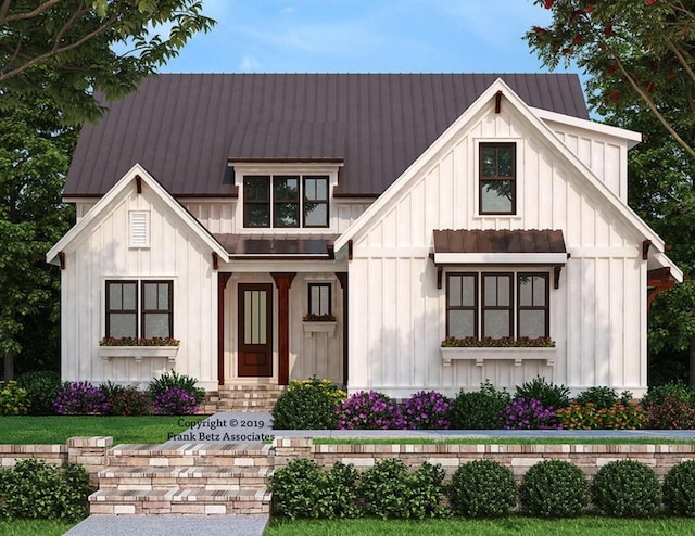 view of modern farmhouse style home