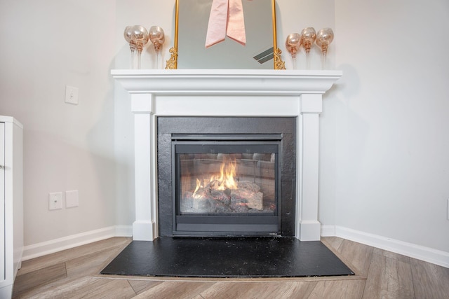 533 Richfield Way, Summerville, SC 29486 - details featuring baseboards, a fireplace with flush hearth, wood finished floors, and visible vents