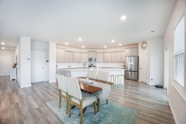 533 Richfield Way, Summerville, SC 29486 - dining space featuring light wood-style floors, baseboards, and recessed lighting
