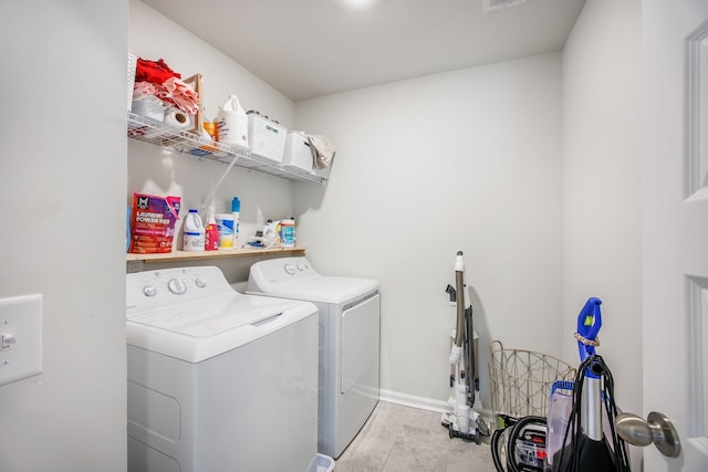 533 Richfield Way, Summerville, SC 29486 - clothes washing area with laundry area, baseboards, visible vents, and washing machine and clothes dryer