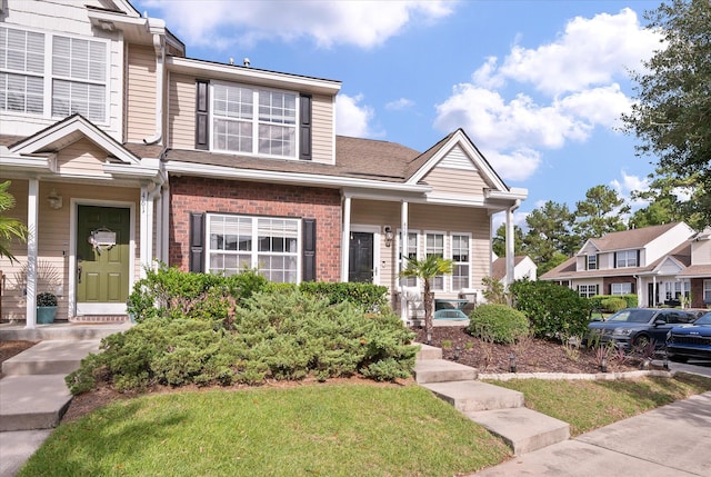 view of front facade featuring a front lawn