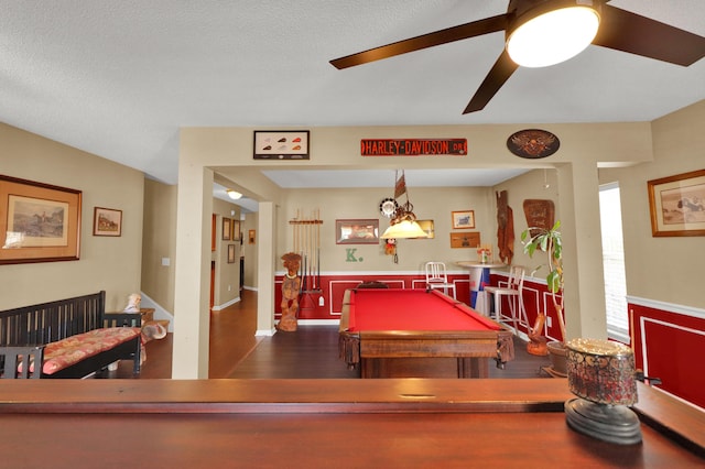 game room featuring hardwood / wood-style flooring, billiards, and ceiling fan