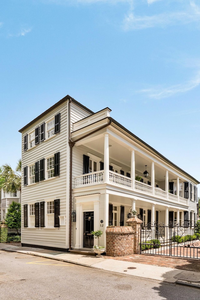 12 Orange St, Charleston, SC 29401 - view of building exterior featuring fence
